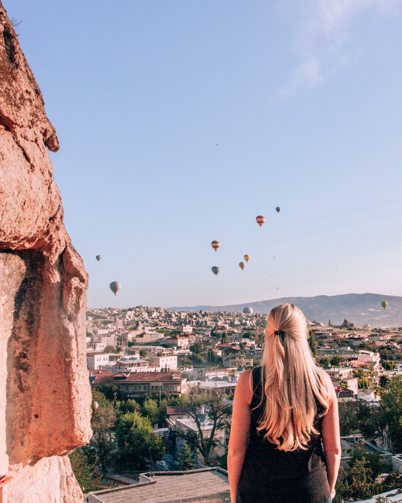 Cappadocia Cave Suites is perfect for sunrise views and so beautiful inside and out. Click for a guide to Cappadocia's must see locations and most Instagramable places.