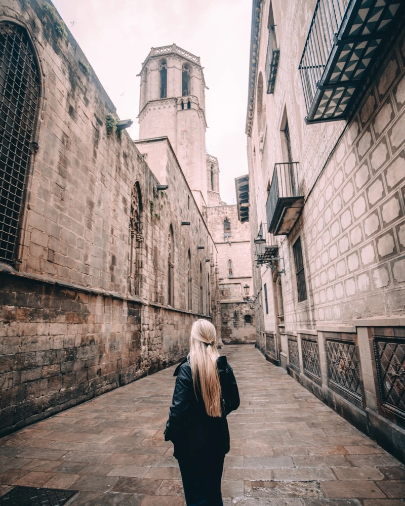 This little alleyway behind Barcelona Cathedral leads through the Gothic Quarter. See the perfect itinerary for 3 days in Barcelona here