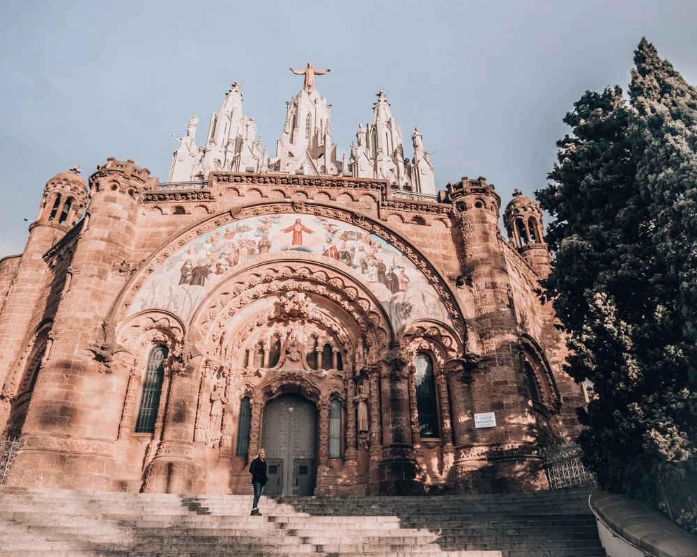 This church at the top of Mount Tibidabo is beautiful and worth a visit. See the perfect itinerary for 3 days in Barcelona and all the best photo spots in Barcelona here.