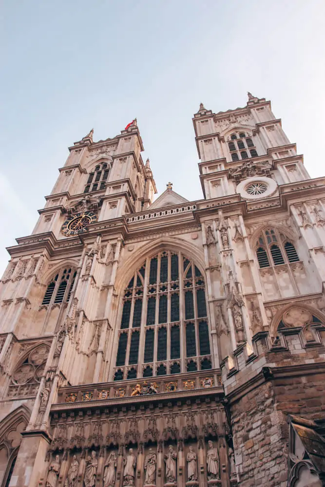 Westminster Abbey has an incredible exterior (and interior). Get the best London travel guide with this 3 day London itinerary to all the most Instagrammable photo spots in London.