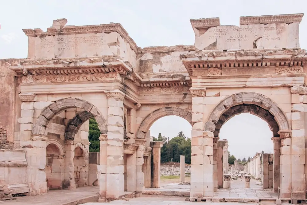 The area around the Library of Celsus in Ephesus is just as impressive as the ruins itself. Find a full one day itinerary with everything you need to know about visiting the ancient ruins of Ephesus in Turkey here.
