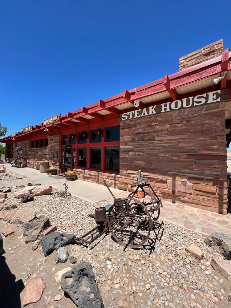 Restaurant near Capitol Reef and Bentonite Hills