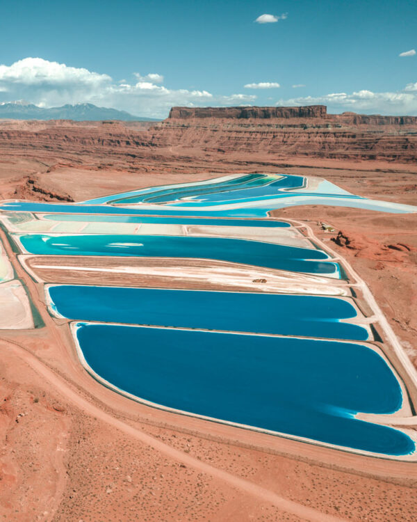 how-to-see-the-moab-potash-ponds-the-blue-pools-in-moab-live-love