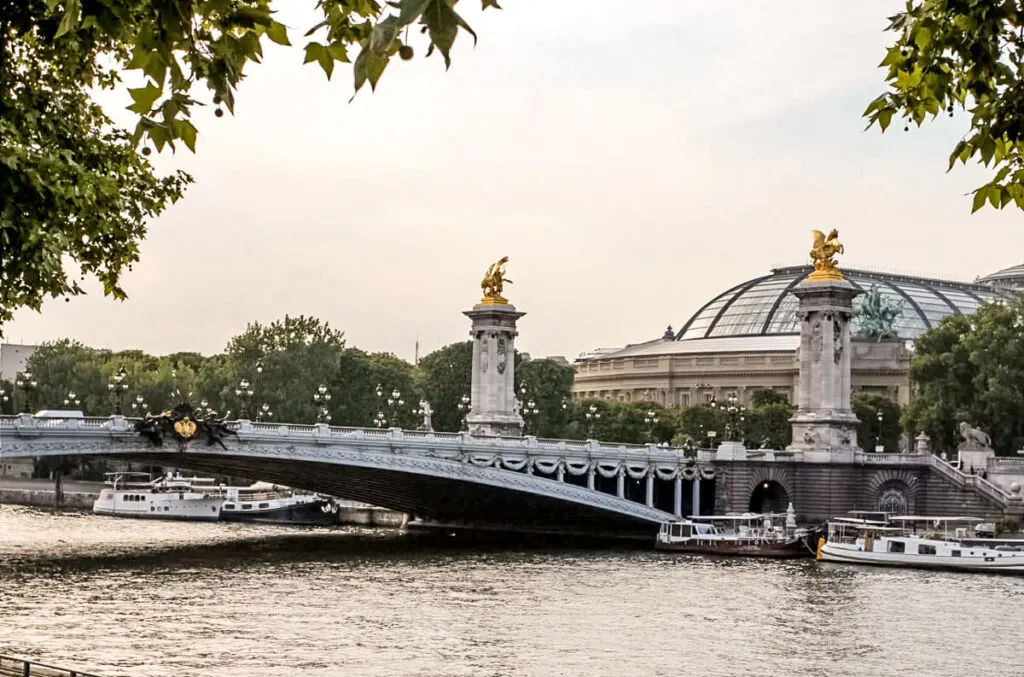 pont alexandre iii bridge in paris