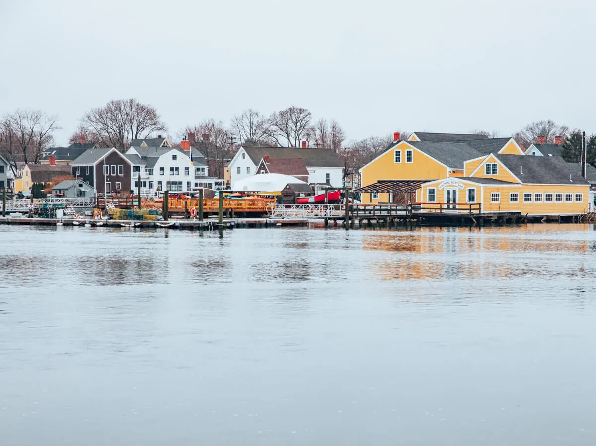 waterfront homes in Portsmouth New Hampshire