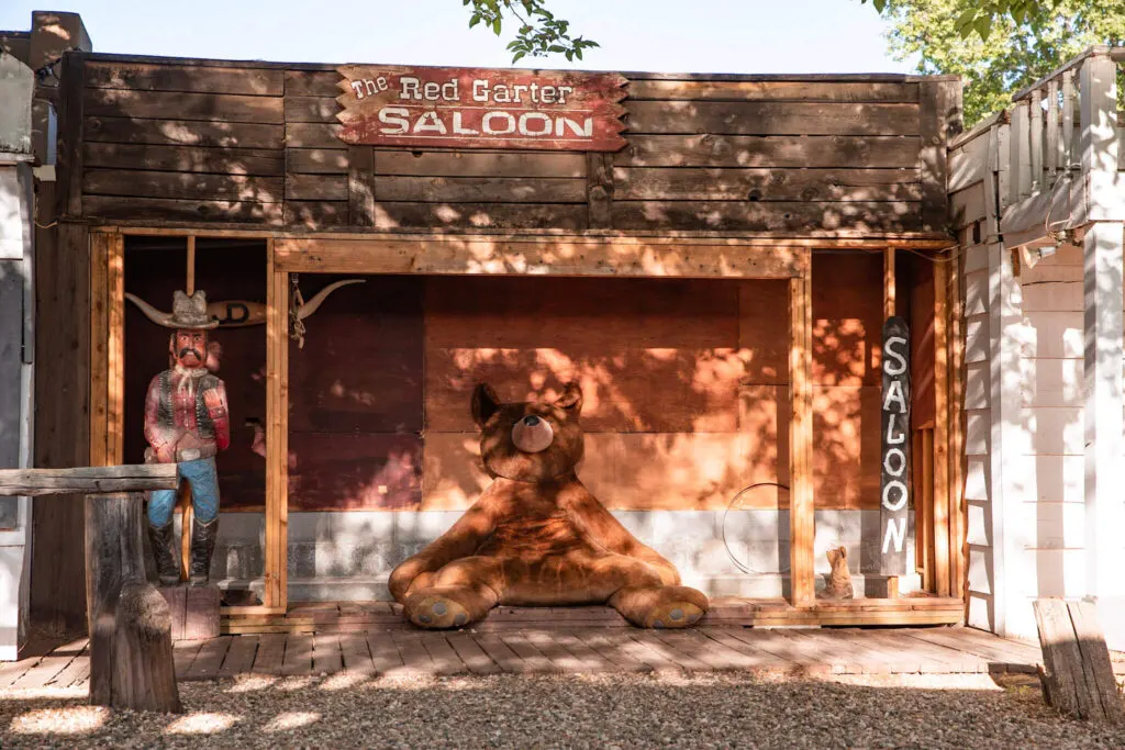 western facade in Kanab Utah at Iron Horse Restaurant