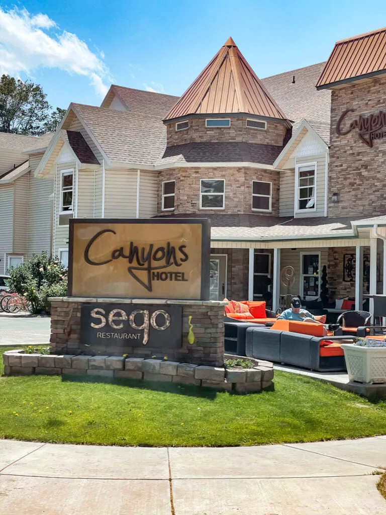 exterior of Canyons Boutique Hotel in Kanab Utah