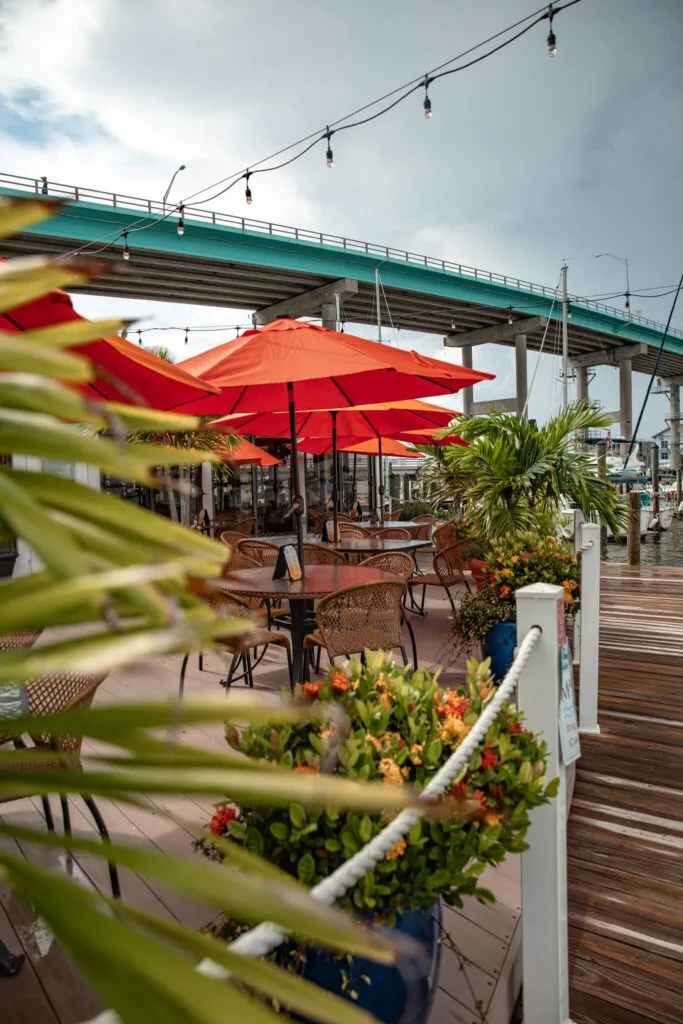 outdoor dining at matanzas on the bay