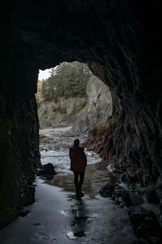 secret beach sea cave in oregon