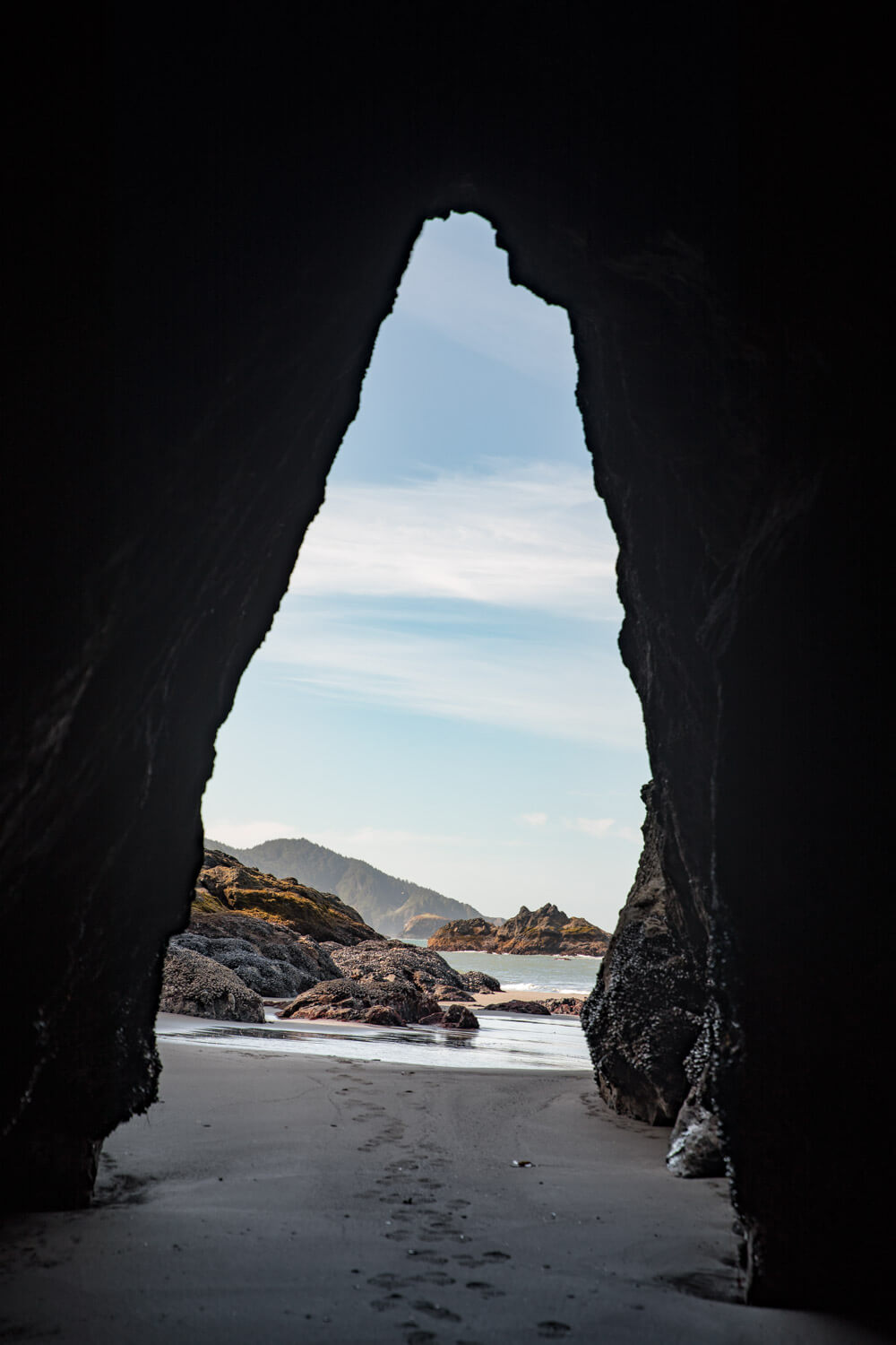 secret beach oregon sea cave
